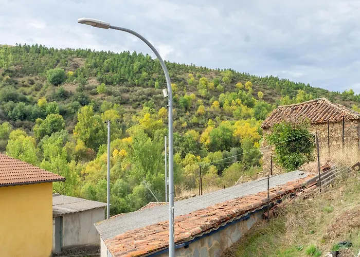 Holiday home Tranquil Near Luna River Benllera